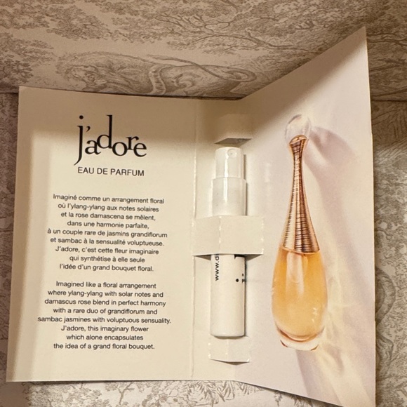 All authentic Dior gift bag set perfect for gifting with two sample perfumes. - Picture 2 of 6